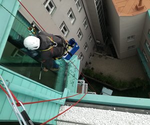 Myt� prosklen� terasy bytu